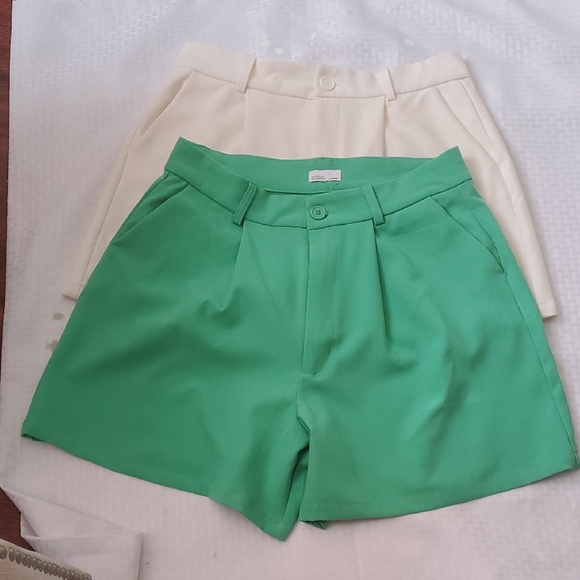 DANIELLE BERNSTEIN Pants - DANIELLE BERNSTEIN Green and Cream Women's Shorts